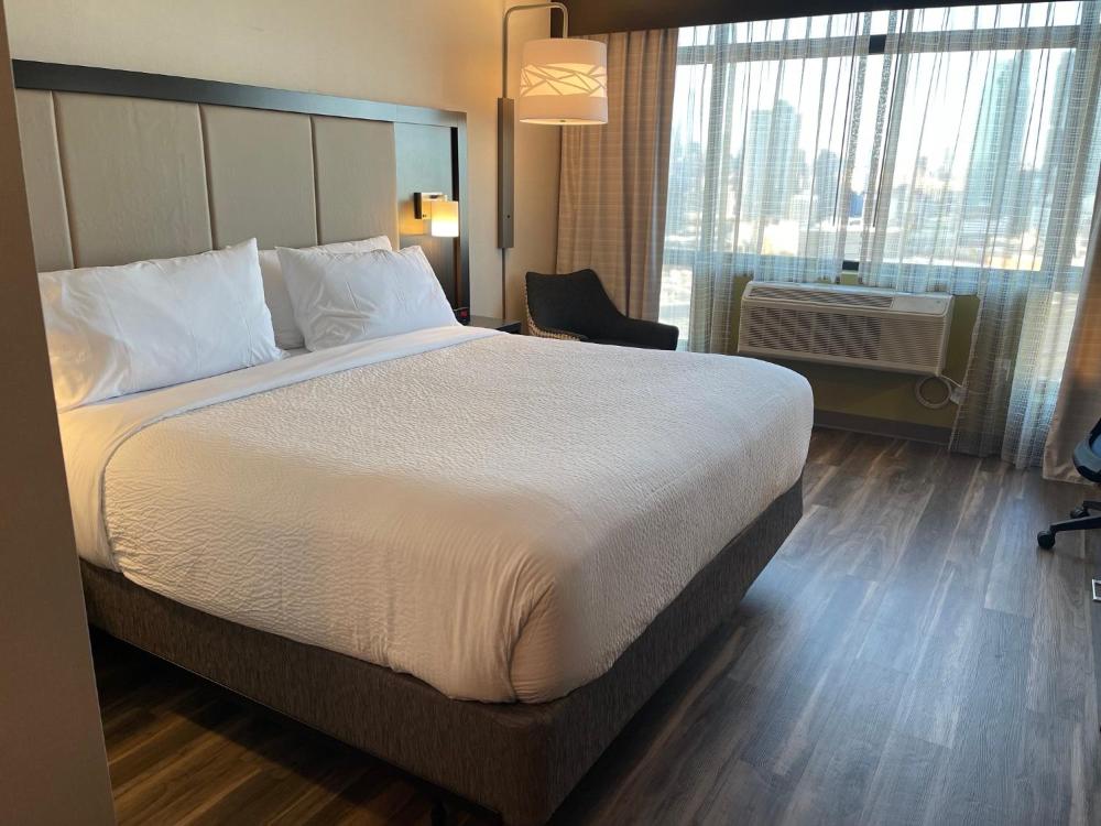 Standard King Room interior